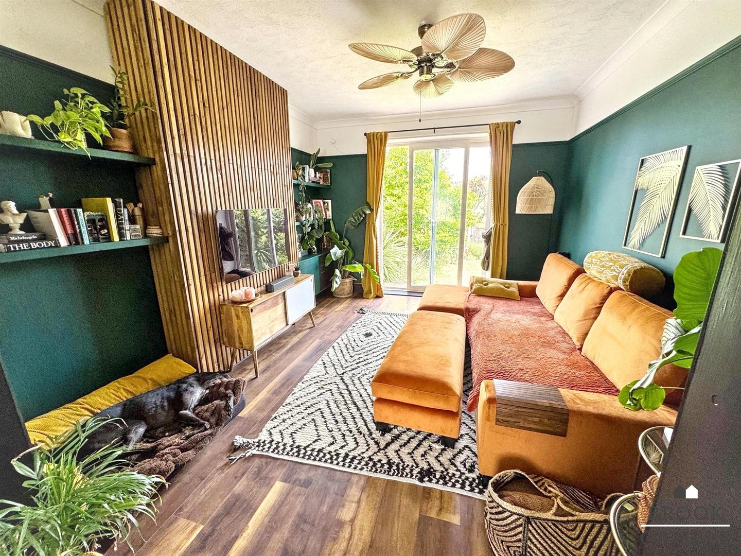 3 Bedroom House - End Terrace. Royal Sussex Crescent in Eastbourne, East Sussex 3